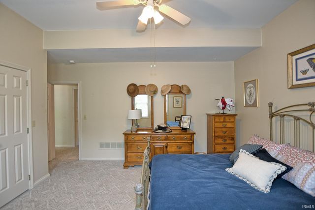 6600 River Ridge Drive, Newburgh, IN 47630