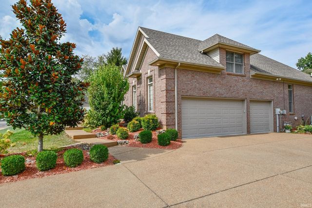 6600 River Ridge Drive, Newburgh, IN 47630