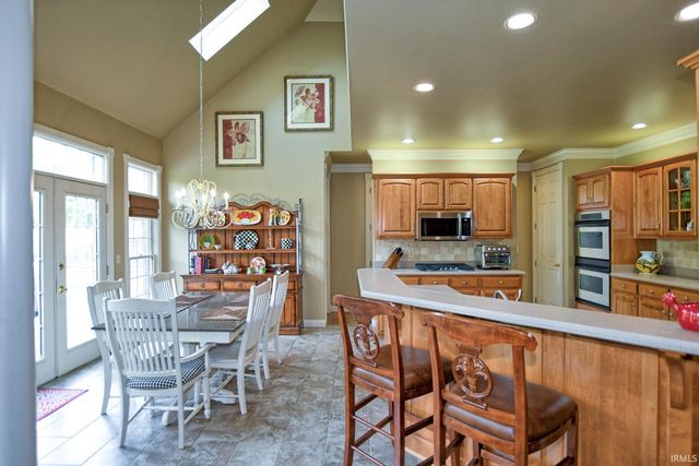 6600 River Ridge Drive, Newburgh, IN 47630