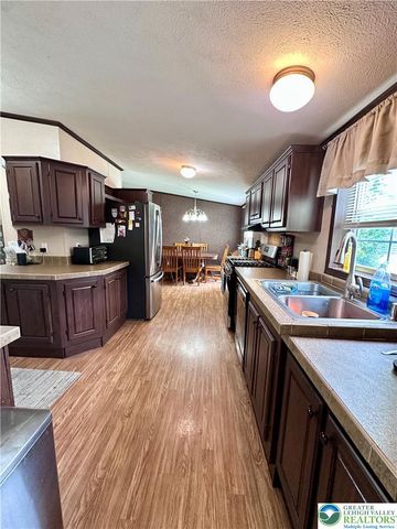 435 Mountain Village Drive, Longswamp Twp, PA 18062