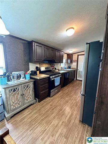 435 Mountain Village Drive, Longswamp Twp, PA 18062