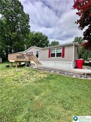 435 Mountain Village Drive, Longswamp Twp, PA 18062