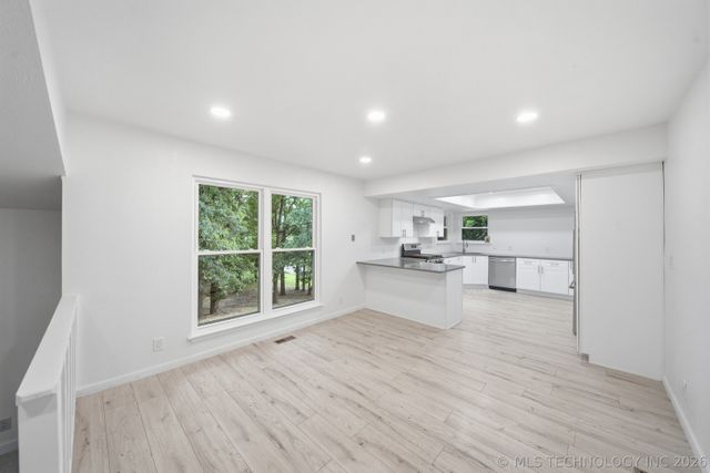 17618 W 1st Street S, Sand Springs, OK 74063
