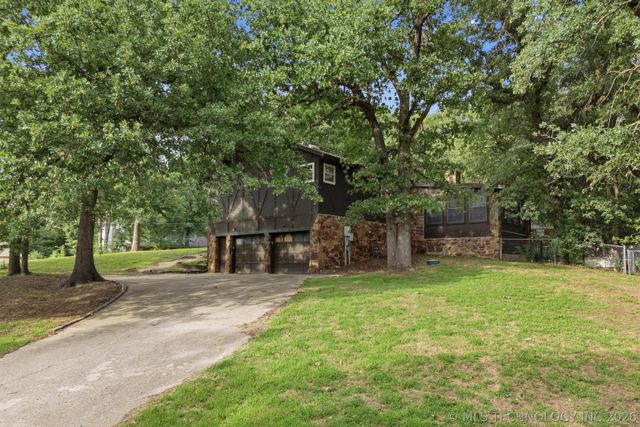 17618 W 1st Street S, Sand Springs, OK 74063