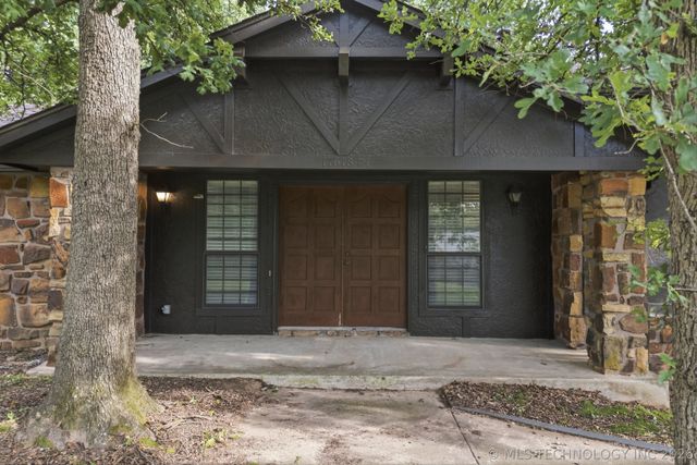 17618 W 1st Street S, Sand Springs, OK 74063