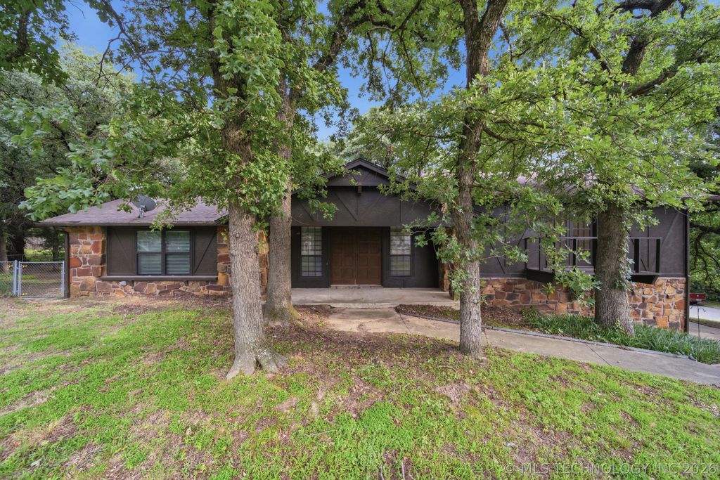17618 W 1st Street S, Sand Springs, OK 74063