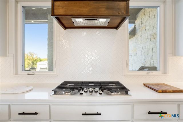 1250 E Creekview Drive, Salado, TX 76571