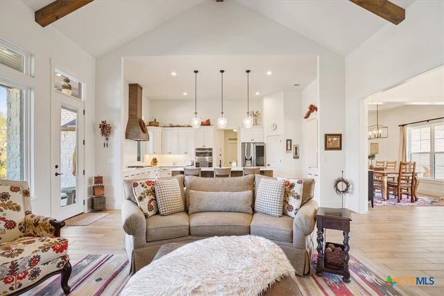 1250 E Creekview Drive, Salado, TX 76571