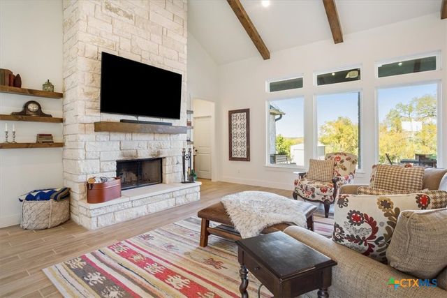 1250 E Creekview Drive, Salado, TX 76571