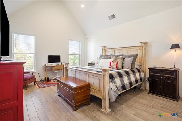 1250 E Creekview Drive, Salado, TX 76571