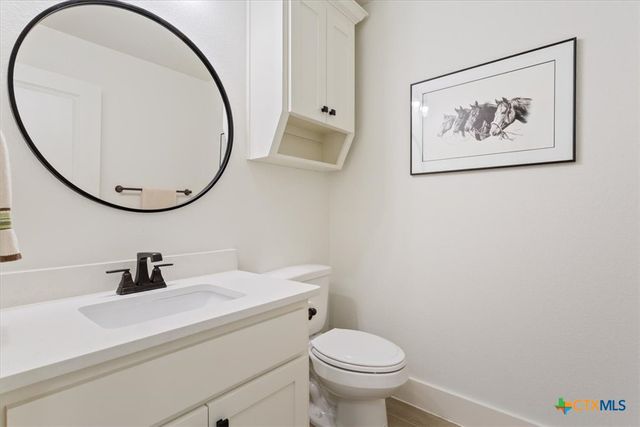 1250 E Creekview Drive, Salado, TX 76571