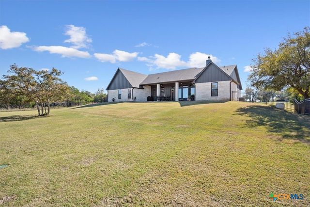 1250 E Creekview Drive, Salado, TX 76571