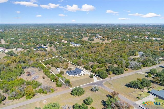 1250 E Creekview Drive, Salado, TX 76571