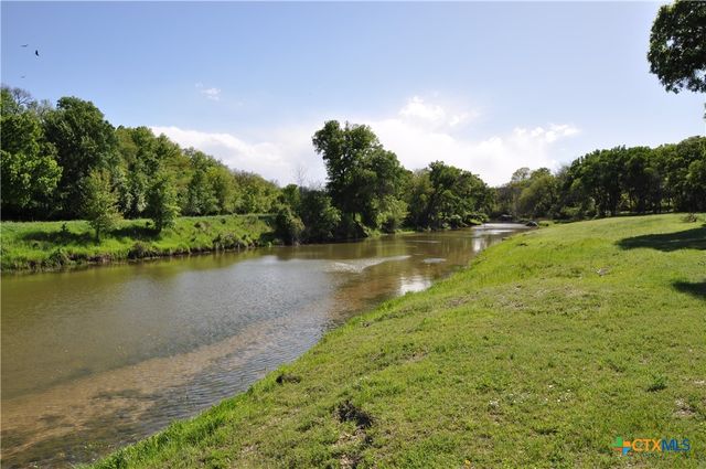 1250 E Creekview Drive, Salado, TX 76571