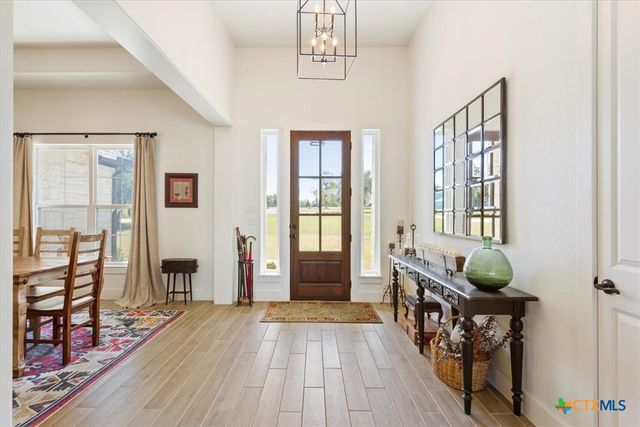 1250 E Creekview Drive, Salado, TX 76571