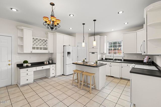 105 Catchpenny Court, Cary, NC 27519