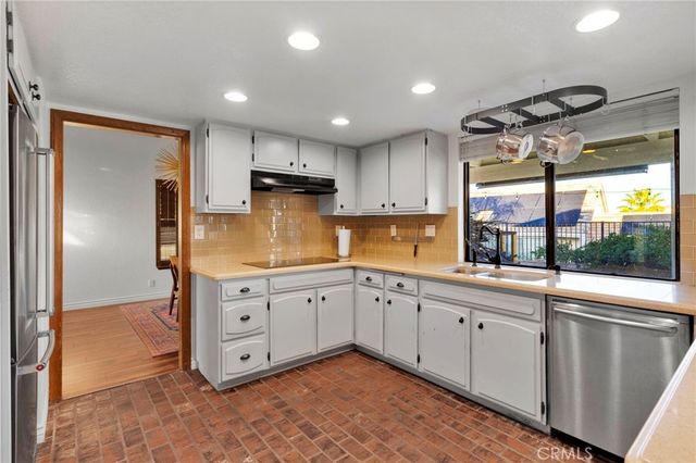 13685 Hidden Valley Road, Victorville, CA 92395