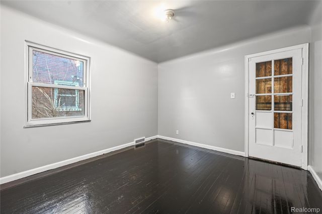 11137 E Outer Drive, Detroit, MI 48224