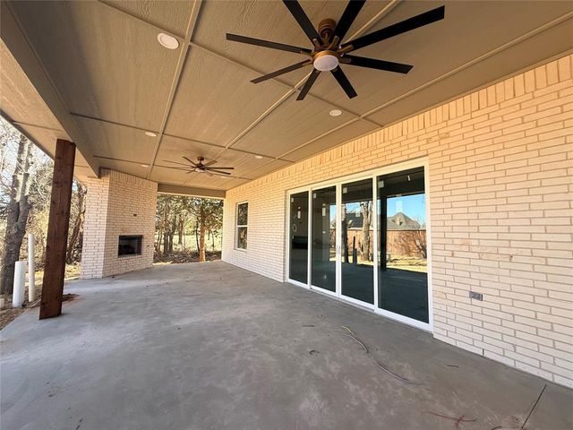 3700 Hunter Glen Drive, Oklahoma City, OK 73179