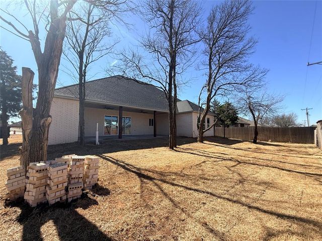 3700 Hunter Glen Drive, Oklahoma City, OK 73179
