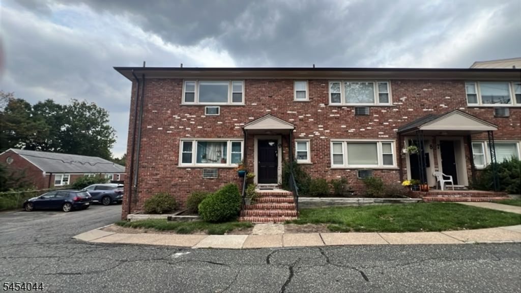 365 Bloomfield Ave, Verona Twp., NJ 07044 — exterior