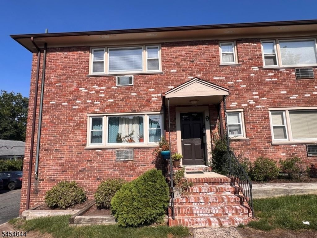 365 Bloomfield Ave, Verona Twp., NJ 07044 — photo 2