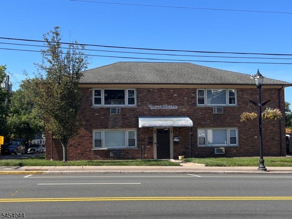 365 Bloomfield Ave, Verona Twp., NJ 07044 — photo 3