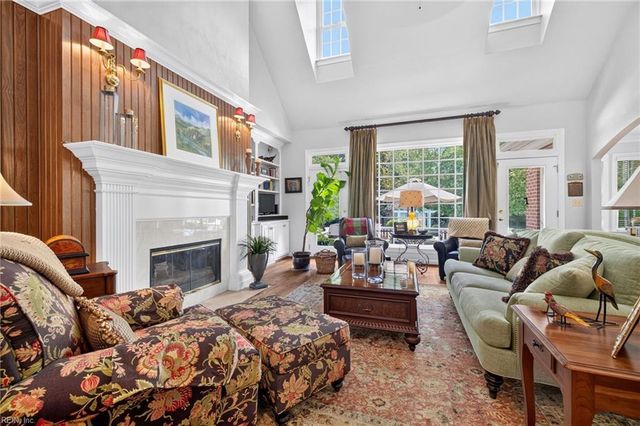 1042 Caton DR, Virginia Beach, VA 23454