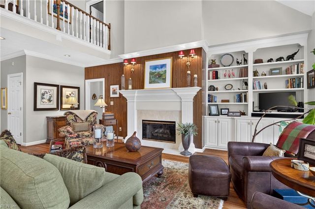 1042 Caton DR, Virginia Beach, VA 23454