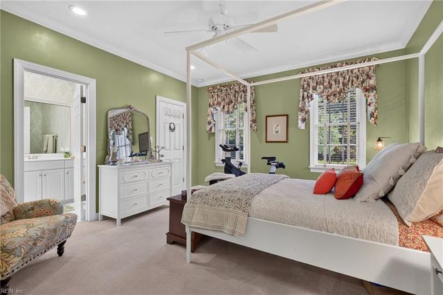 1042 Caton DR, Virginia Beach, VA 23454