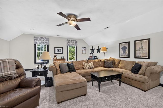 1042 Caton DR, Virginia Beach, VA 23454