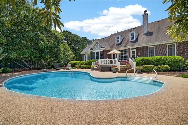 1042 Caton DR, Virginia Beach, VA 23454