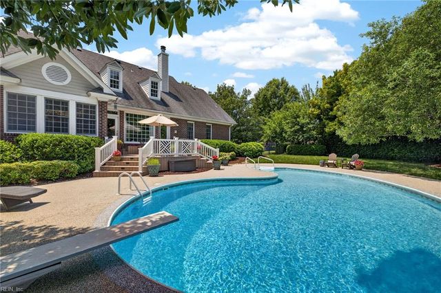 1042 Caton DR, Virginia Beach, VA 23454