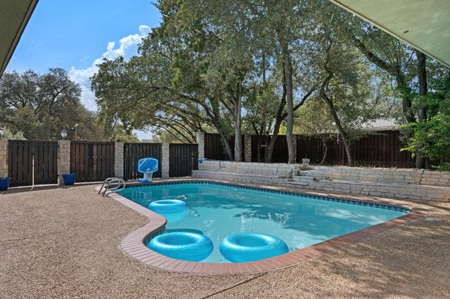 701 Dragon, Lakeway, TX 78734