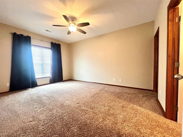 2602 NE Oak Drive 6, Ankeny, IA 50021