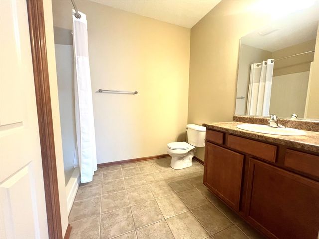 2602 NE Oak Drive 6, Ankeny, IA 50021