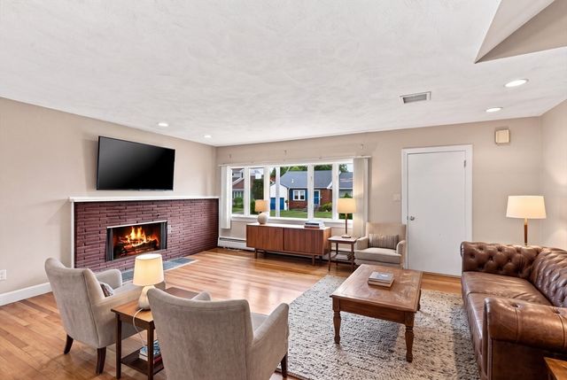 48 Auburndale Road, Marblehead, MA 01945
