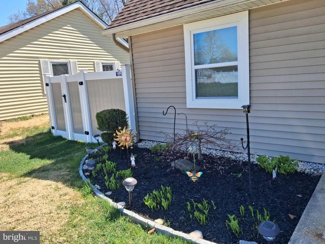 41 EVERGREEN DR, Willingboro, NJ 08046