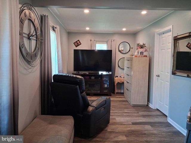 41 EVERGREEN DR, Willingboro, NJ 08046