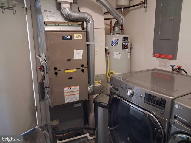 41 EVERGREEN DR, Willingboro, NJ 08046