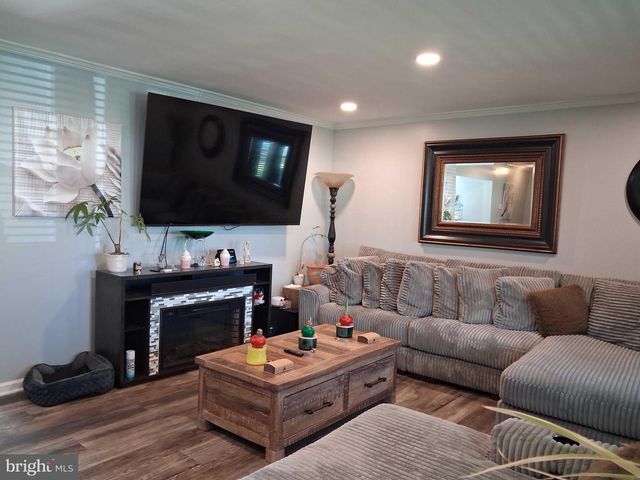 41 EVERGREEN DR, Willingboro, NJ 08046