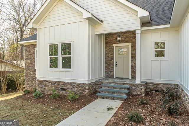 5545 Woodland Drive, Douglasville, GA 30135