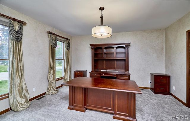 16 Delacroix Place, St Charles, MO 63303