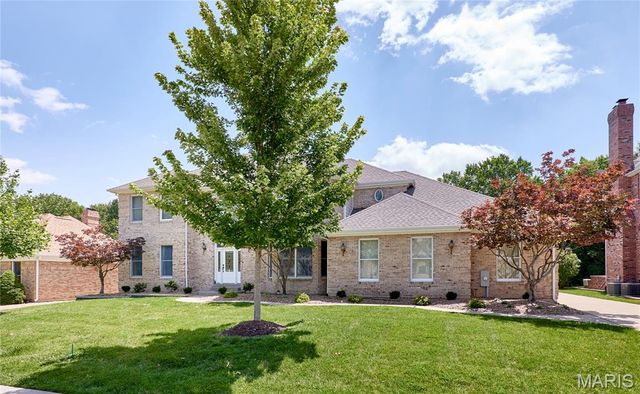 16 Delacroix Place, St Charles, MO 63303