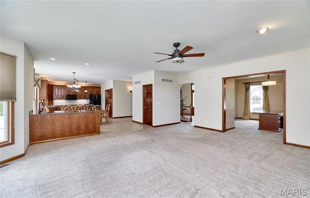 16 Delacroix Place, St Charles, MO 63303