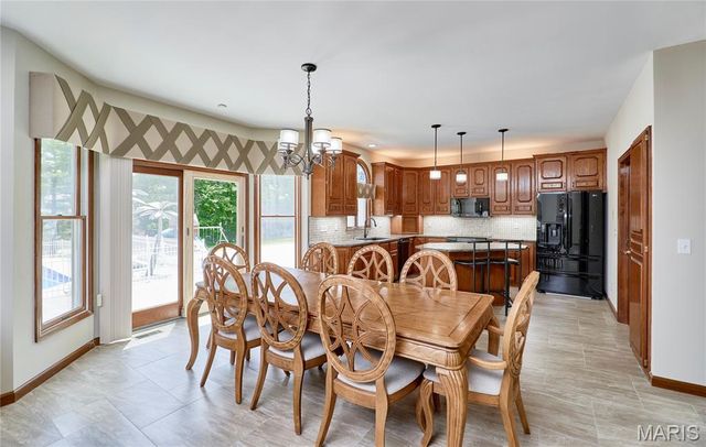 16 Delacroix Place, St Charles, MO 63303
