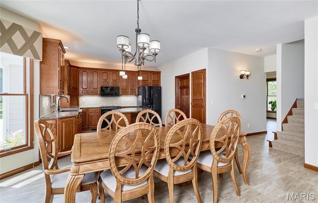 16 Delacroix Place, St Charles, MO 63303