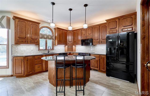 16 Delacroix Place, St Charles, MO 63303