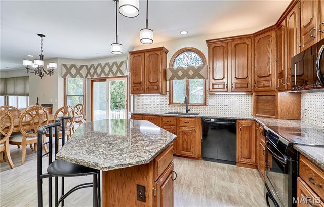 16 Delacroix Place, St Charles, MO 63303