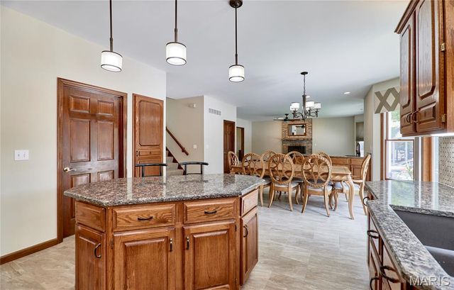 16 Delacroix Place, St Charles, MO 63303